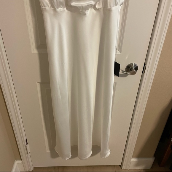 Lulus Distinctive Charm White Satin Asymmetrical Midi Dress Size Large FLAW - Picture 6 of 13